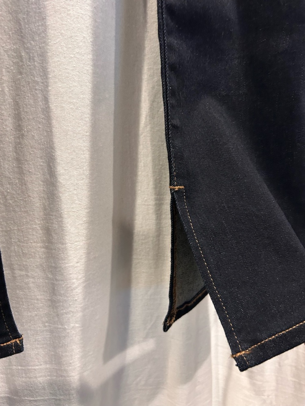 EXPRESS SKYSCRAPER
MID RISE JEANS - Picture 3 of 8
